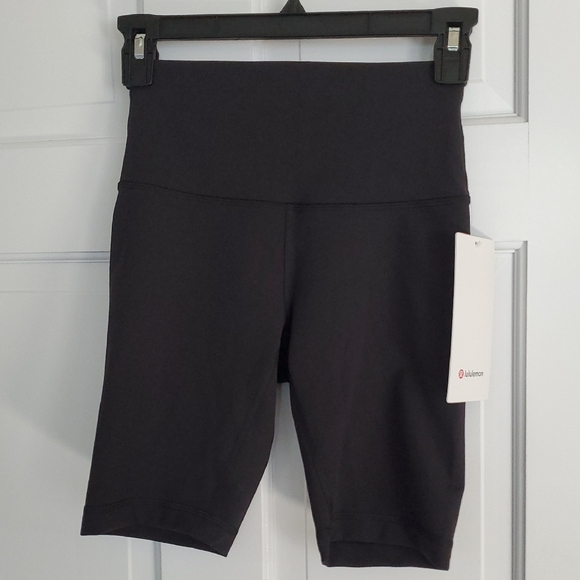 NWT Lululemon WunderTrain HR 8in Biker Black Women's Sz 4 - Picture 1 of 3